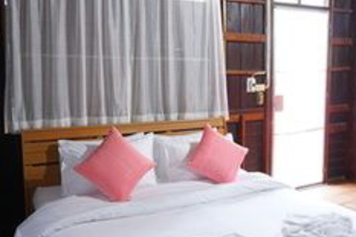 Room 8 of 23