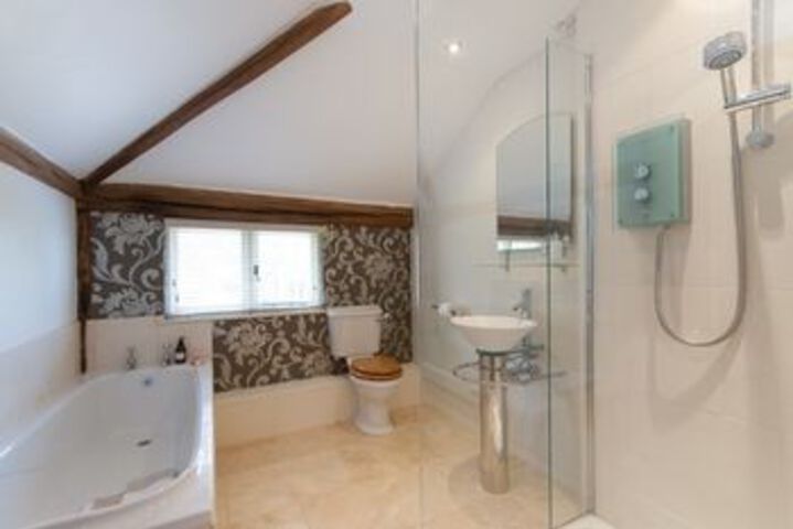 Room 2 of 40