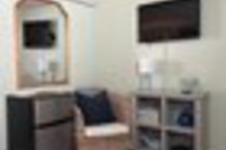 Room 140 of 297