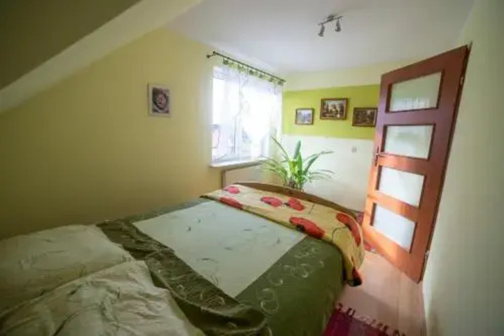 Room 3 of 10