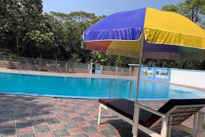 Pool 10 of 44