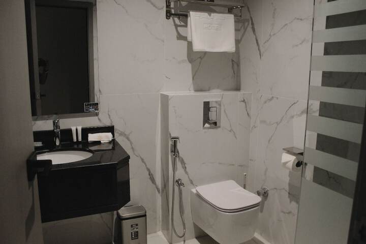 Room 12 of 17