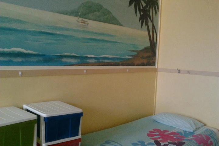 Room 2 of 9