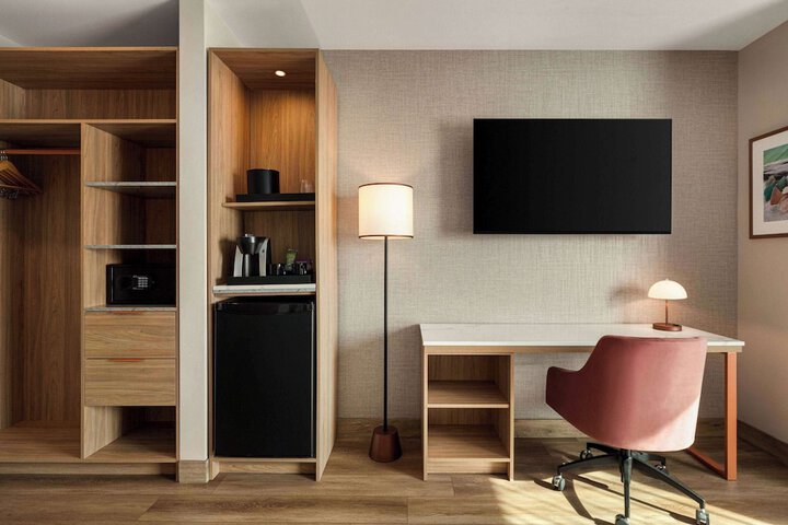 Room 19 of 46