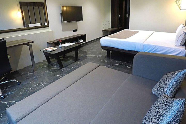 Room 9 of 49
