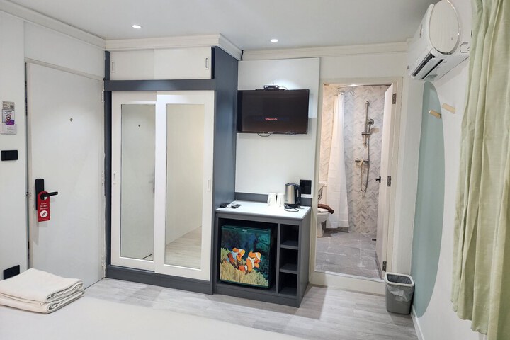 Room 10 of 58