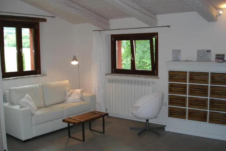 Room 5 of 10