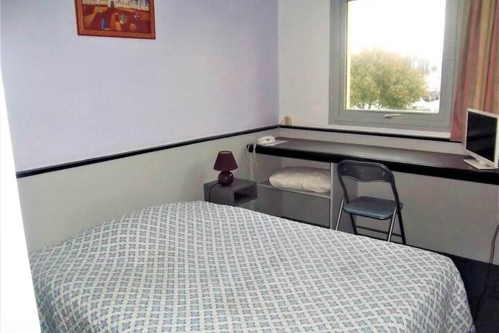 Room 10 of 20