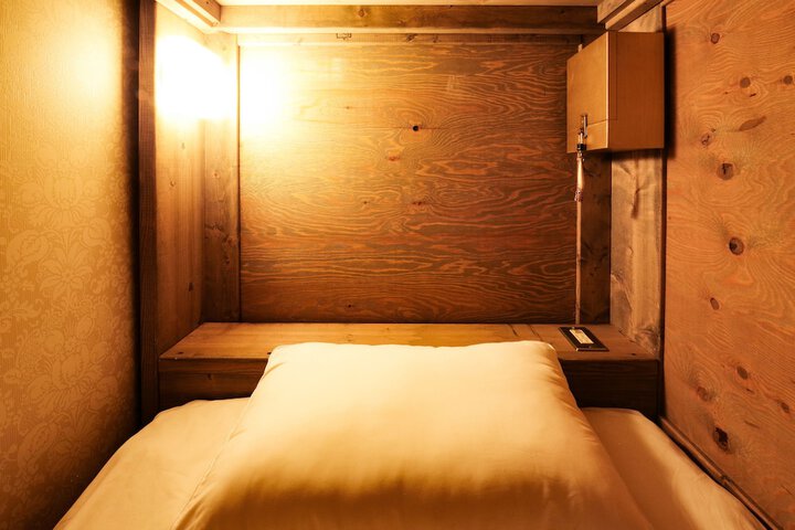 Room 12 of 16