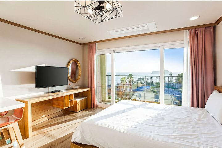 Room 8 of 61