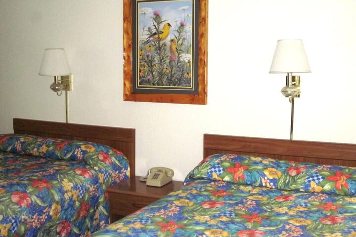Room 10 of 27