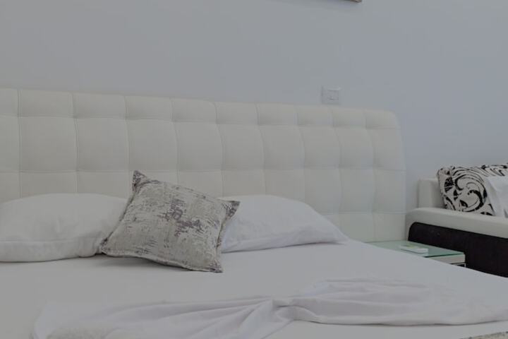 Room 15 of 86