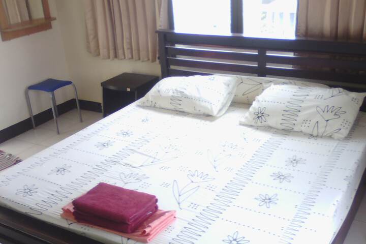 Room 6 of 40