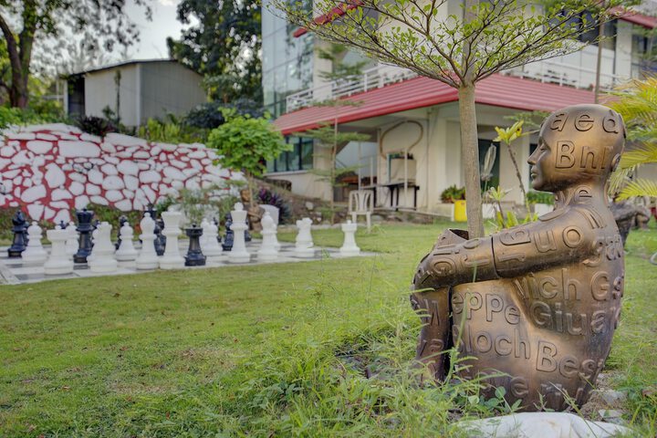 Hotel Exterior 68 of 82