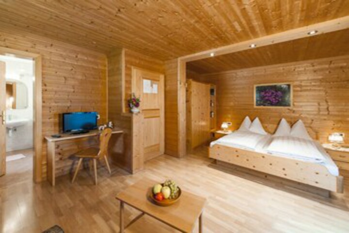 Room 13 of 18