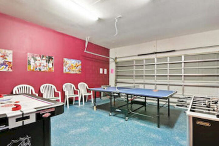 Room 228 of 380