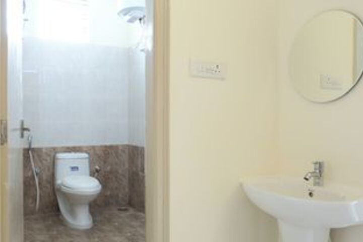 Room 6 of 62
