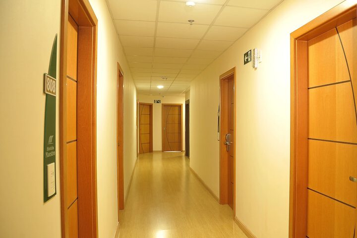 Ballroom/Hall 32 of 34