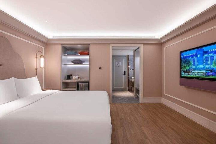 Room 49 of 87