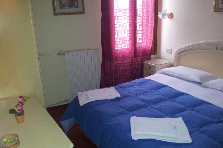 Room 3 of 50