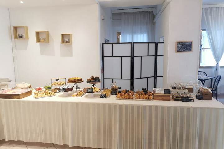 Breakfast/Coffee Service 30 of 62