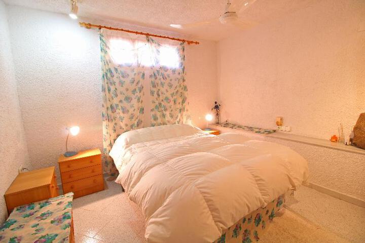 Room 4 of 4