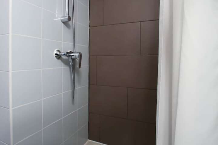 Room 32 of 47