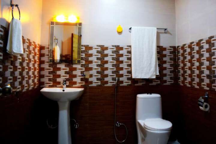 Room 7 of 20