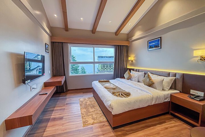 Room 6 of 31