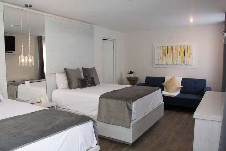 Room 11 of 25