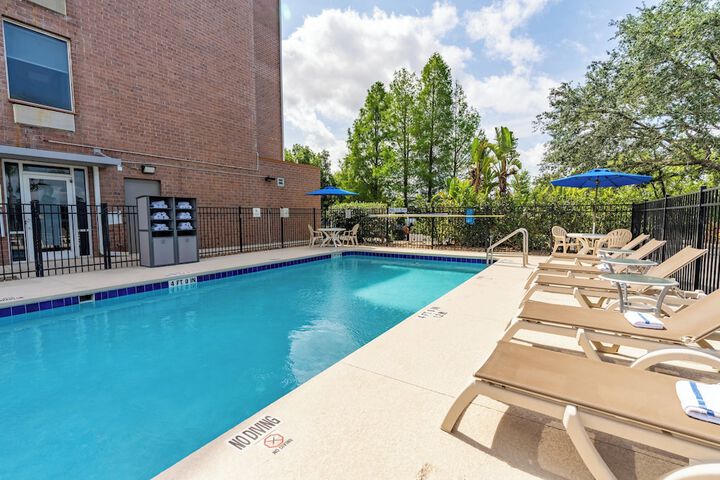 Pools & Facilities