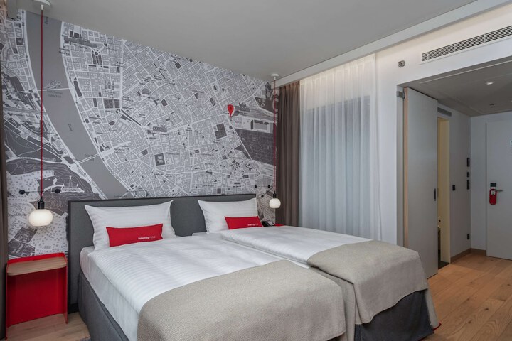 Room 26 of 70
