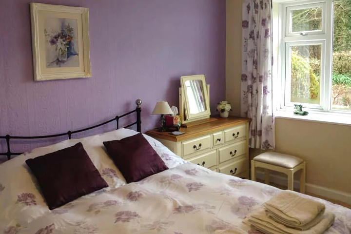 Room 2 of 9