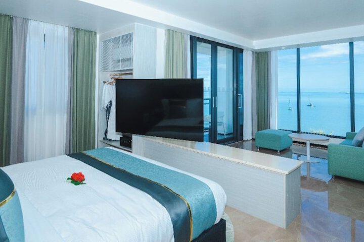 Room 4 of 91