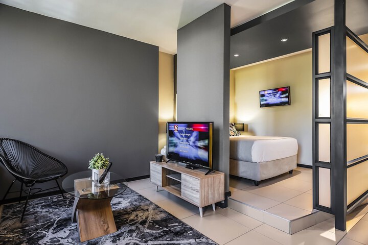 Room 44 of 77
