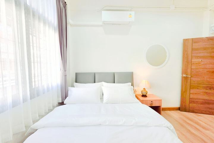 Room 60 of 76