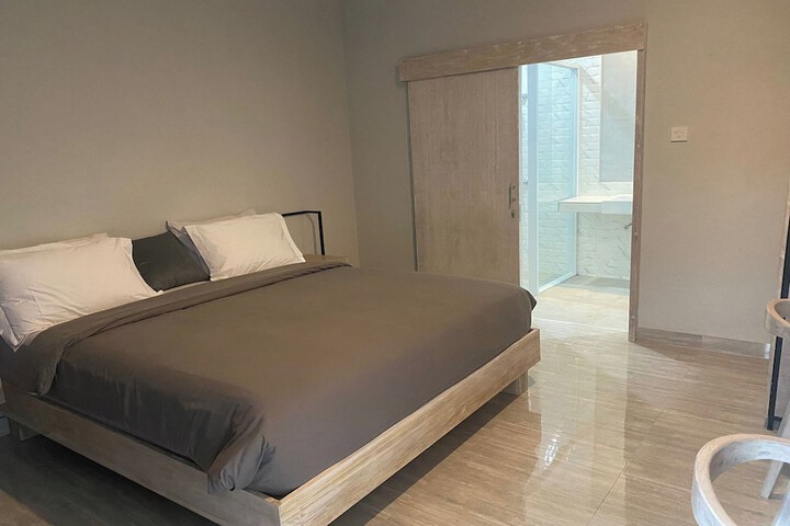 Room 54 of 152