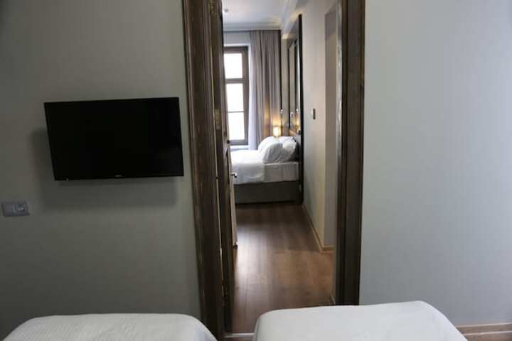 Room 29 of 93