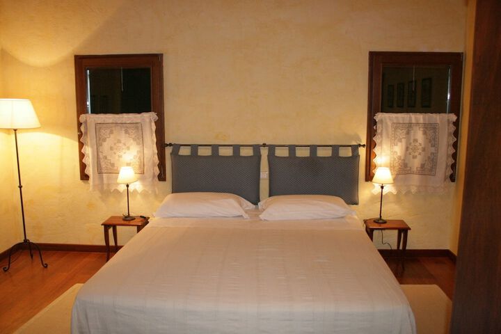 Room 4 of 50
