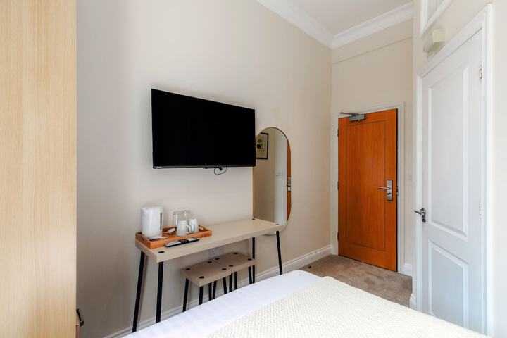 Room 82 of 110