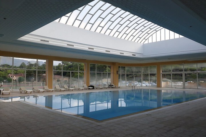 Pool 5 of 12