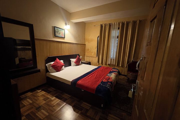 Room 10 of 40