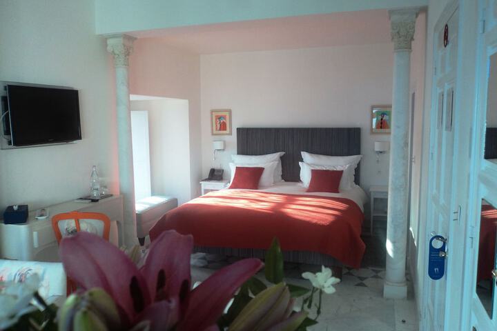 Room 44 of 65
