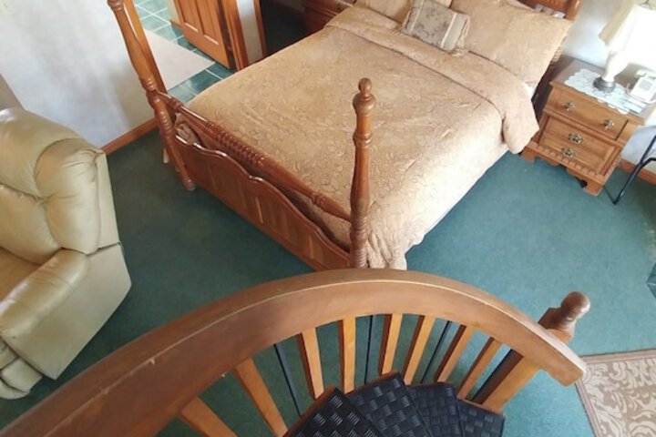 Room 5 of 128