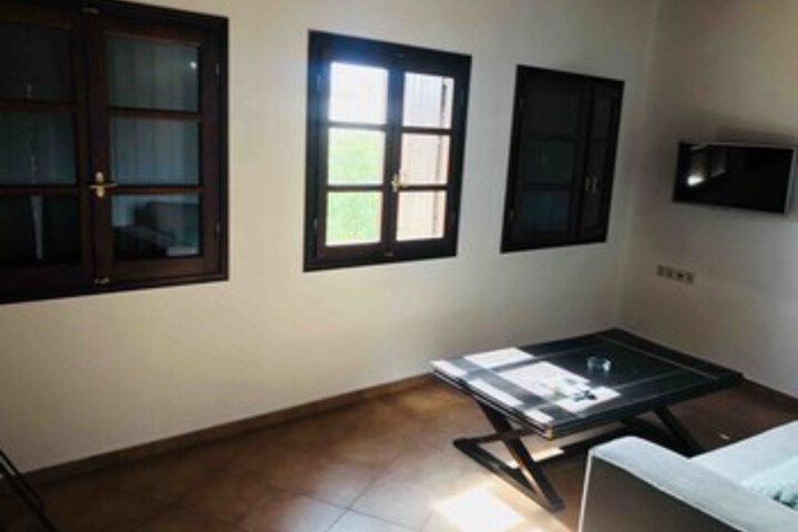 Room 10 of 24