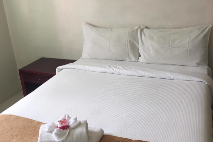 Room 4 of 26