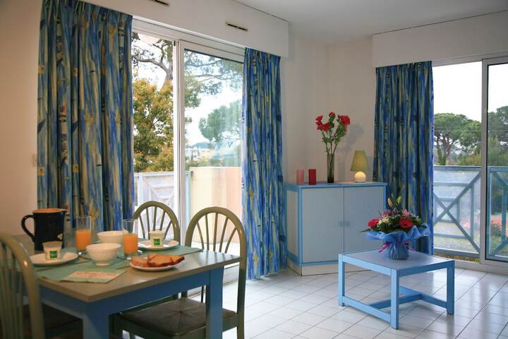 Room 12 of 23