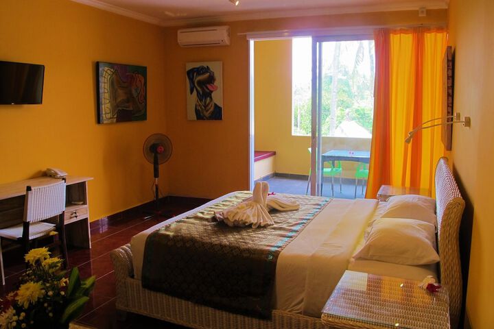 Room 30 of 103