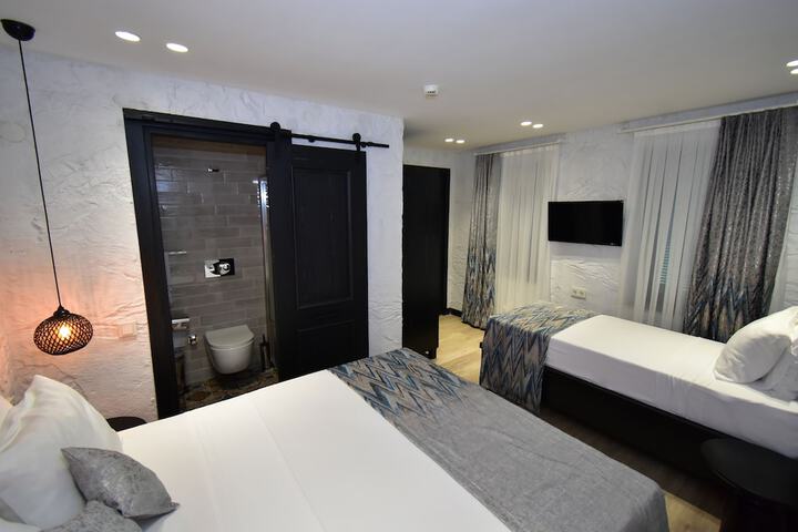 Room 11 of 35