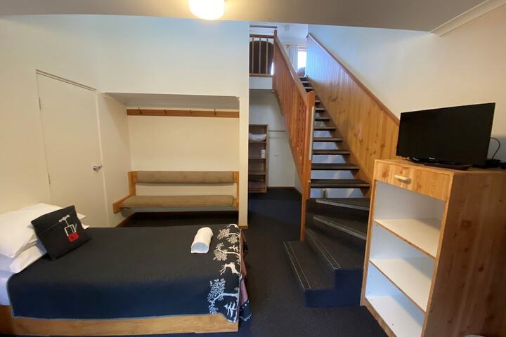 Room 9 of 41